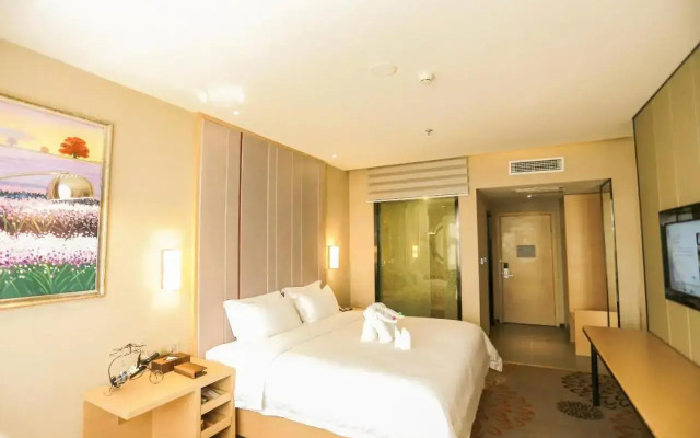 Lavande Hotel Leshan High Speed Railway Station