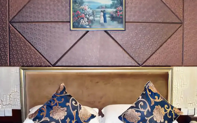 Huayun Hotel (Heyuan Wanlongcheng Branch)