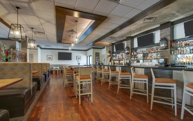 Holiday Inn Westbury - Long Island by IHG