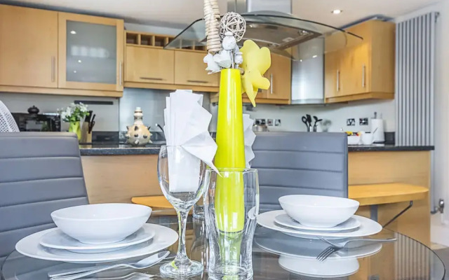 Sublime Lanterns Court One-Bedroom Apartments