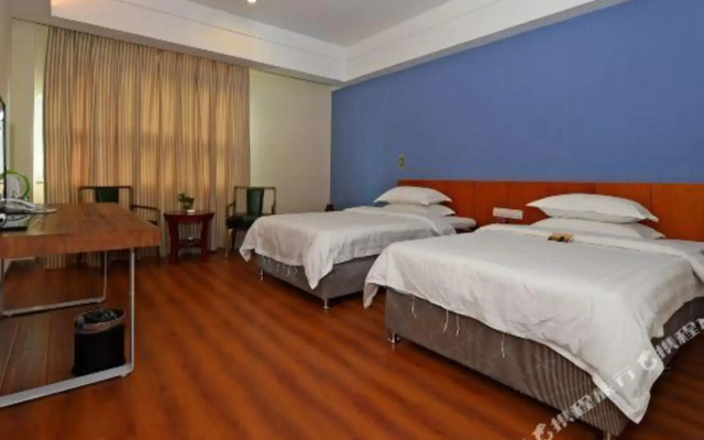 Lanwan Hotel (Karamay Xihuan Road)