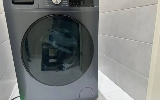 One Bedroom City Apartment with Pool