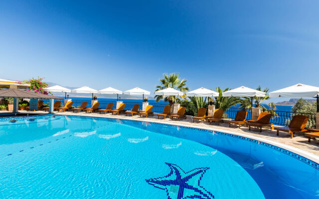 Hadrian Hotel