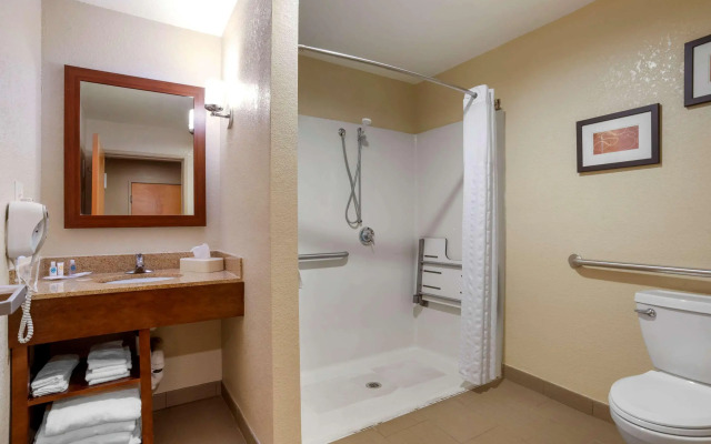 Comfort Suites Oxford I-20 exit 188