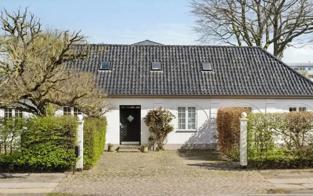 Sanders Swan - Marvellous Villa Close to the Center of Copenhagen