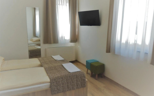 Hotel Logavina 8