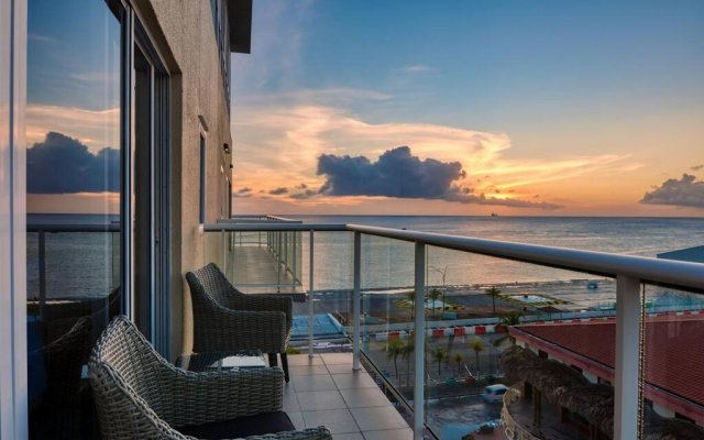 Luxury 2-Bedroom Condo with Ocean and Sunset Views