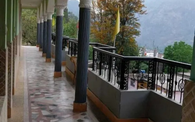 Hotel Gauri Shankar & Restaurant