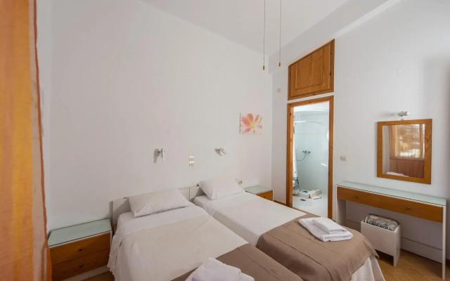 Rouladina Apt 5 in Stalos