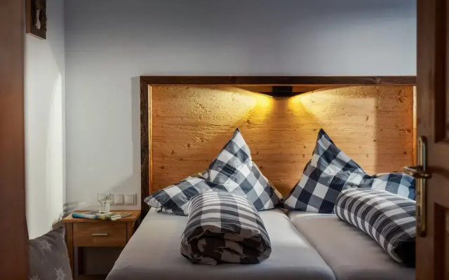 Cozy Apartment in Wenns With Garden
