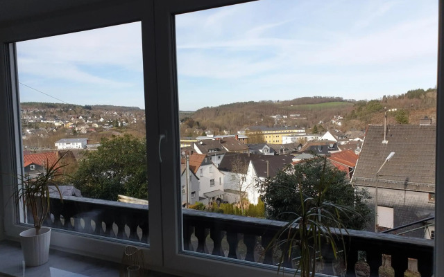 Schöne Wohnung über Wissen