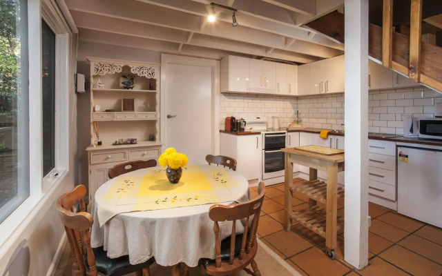 Santosa Cottage