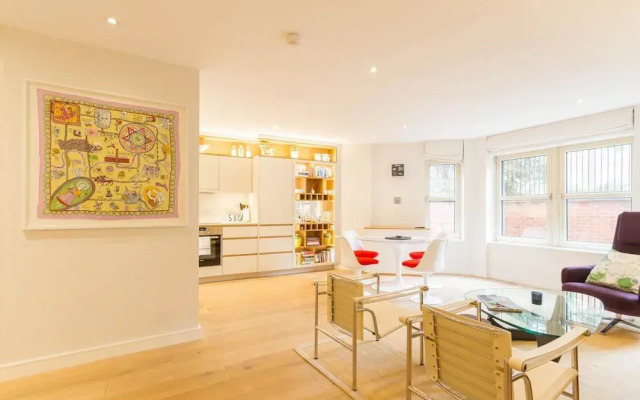 2 Bed, 2 bath flat in Covent Garden