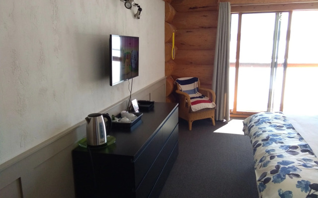 Cariboo Log Guest House