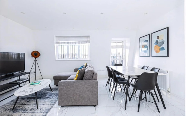Stylish Three-bed Flat in Marylebone
