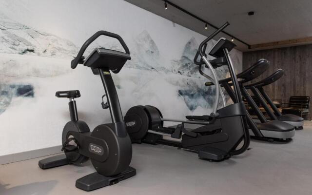 EAST GOING TRIPLE A Apartments