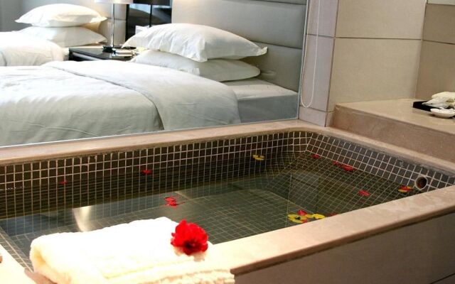 Xiuquanyingyue Hot Spring Garden Hotel
