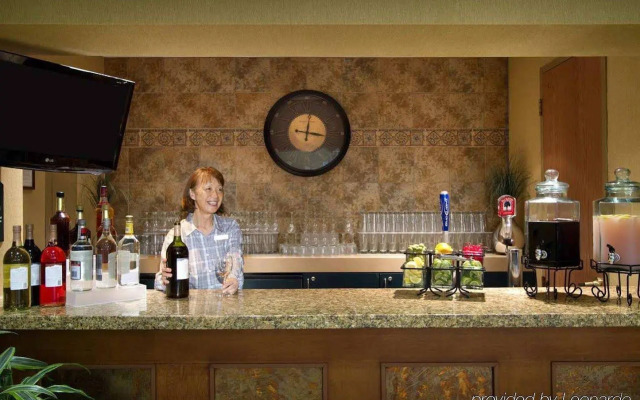 Embassy Suites by Hilton Charleston Airport Convention Ctr