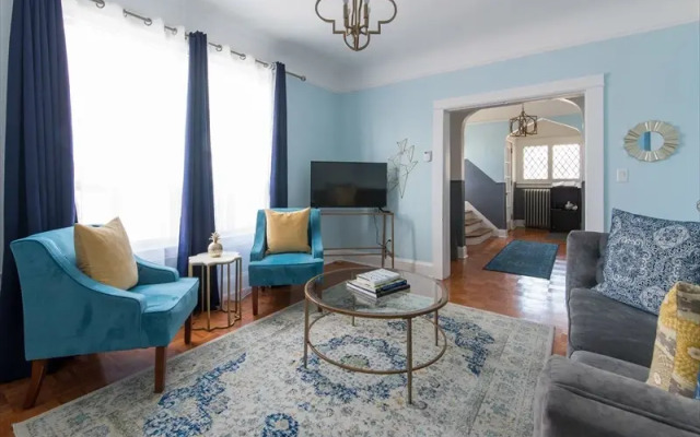 Expansive 6BR in West Queen West by Sonder