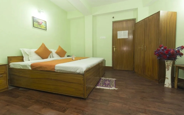 OYO 10883 Pema Thang Residency