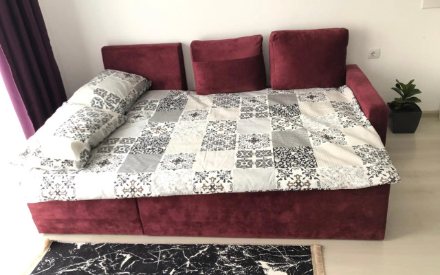 Sмарт студія з невеличкою терасою !