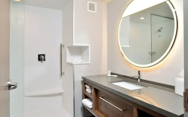 Courtyard by Marriott Raleigh Cary/Crossroads