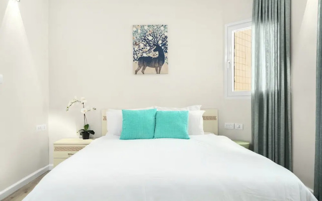 Netanya Beach Pool Studio by Sea N' Rent