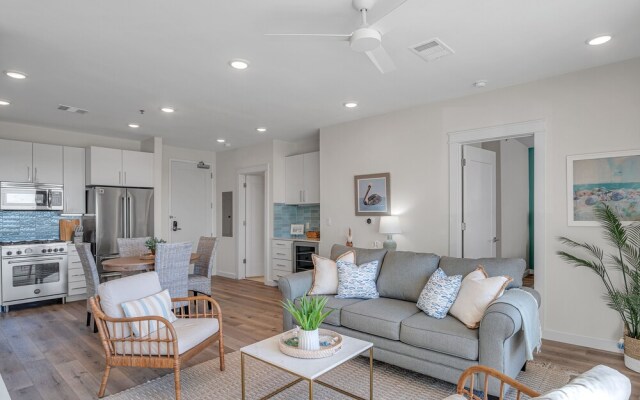 Palm Walk at Sunflower Beach