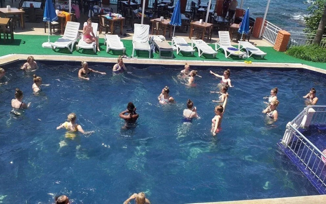 Club Enjoy Beach Hotel