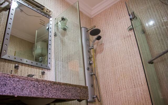 De' Bliss Hotel and Suites