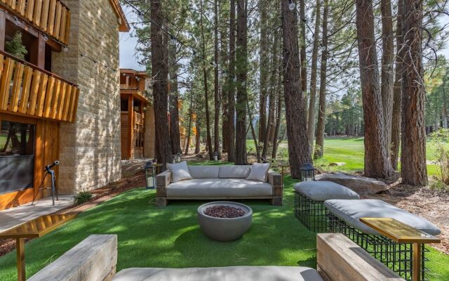 Obsidian 7 Deluxe 5000 sq ft House, Private Jacuzzi and Movie Theater, Close to Eagle by RedAwning