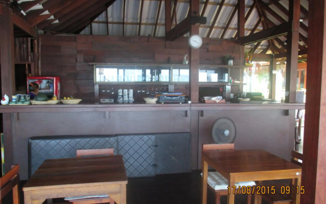Lipa Bay Resort