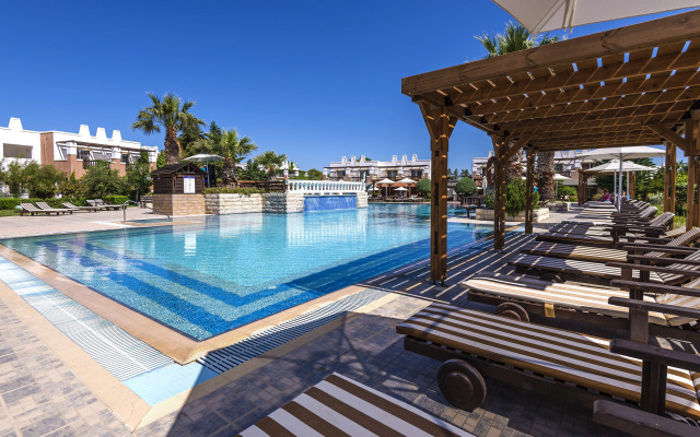 Gaia Royal Hotel