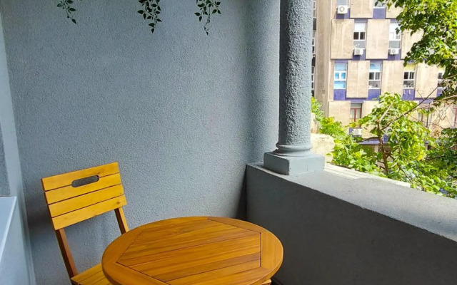 AMZEI Studios & Suites