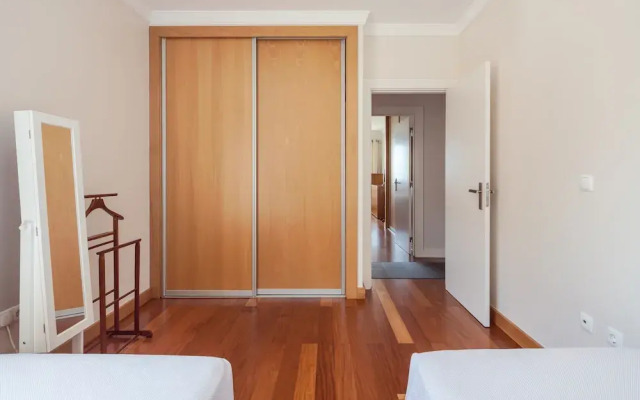 25 - Elegant apartment with Seaviews