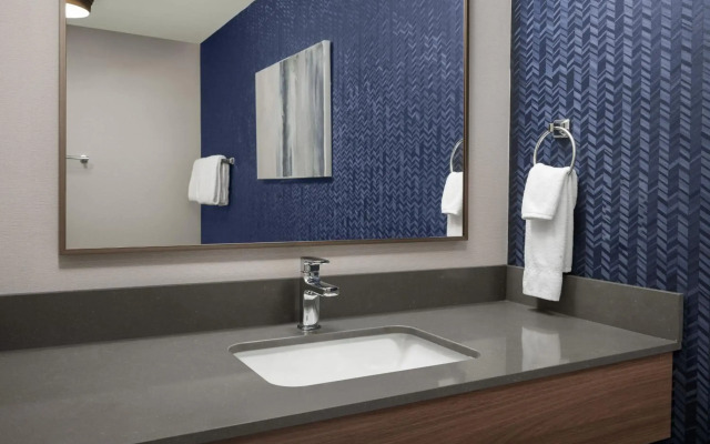 Fairfield Inn & Suites by Marriott Roanoke Hollins/I-81