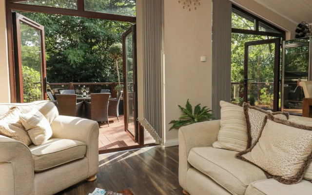 Tree House, Partial Lake Views