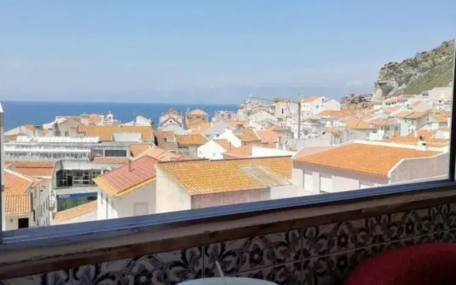 2 Bed Flat - Sleeps 5 - Parking - Wifi