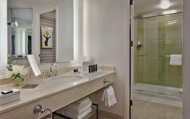 The Logan Philadelphia, Curio Collection by Hilton
