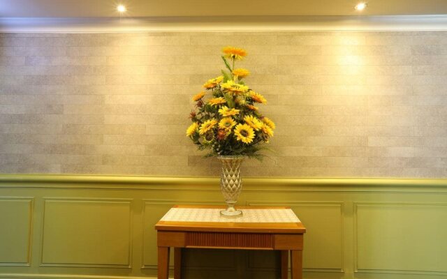 Empire Tourist Hotel