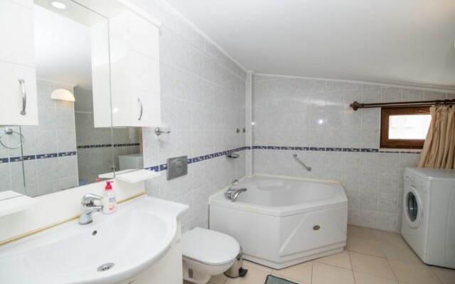 Amazing Flat With Shared Pool and Balcony in Kas