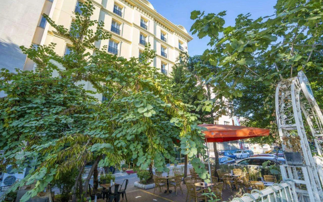 Kunlun Kensington Hotel