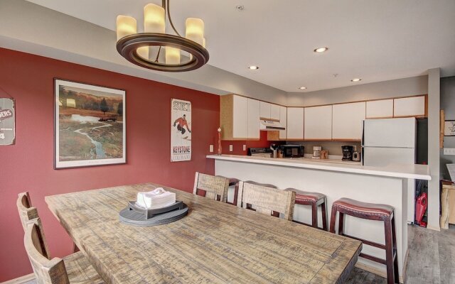 C213 Cinnamon Ridge 2 Bedroom Condo by RedAwning