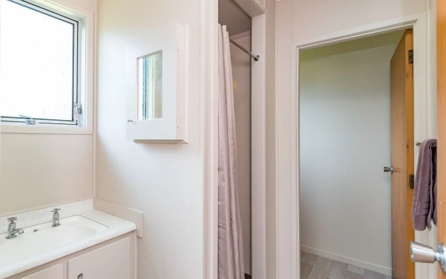 Waitangi Beach Units