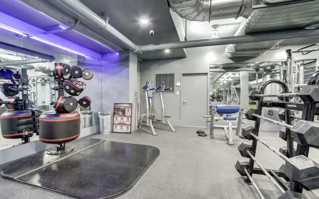 Luxury & Comfortable condo Crystal city