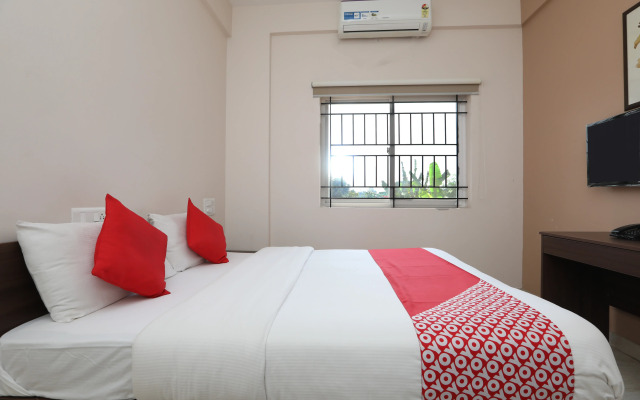 Indra Comforts By OYO Rooms