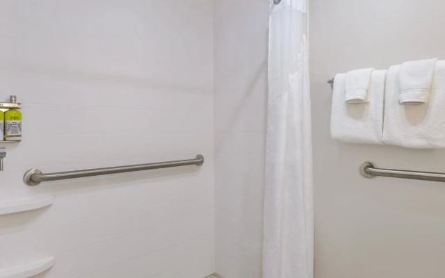 Holiday Inn Express Detroit-Warren by IHG