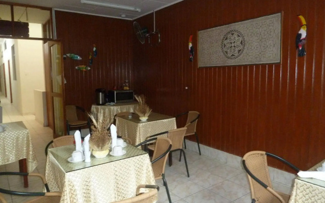 Huayruro Hostal