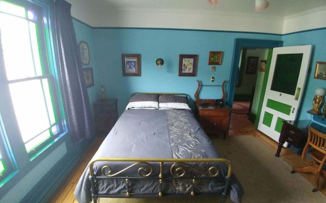 Gower Manor Historical Bed & Breakfast