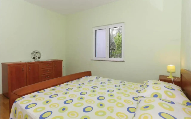 Three-Bedroom Holiday Home in Kastel Stafilic